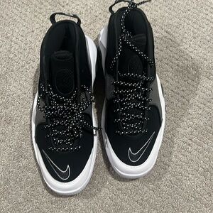 Brand New Sz 10 Air Zoom Flight ‘95 Metallic Silver 2015 No Box. Vintage